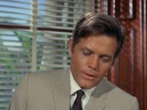 Hawaii Five-O - S2E8: King Kamehameha Blues