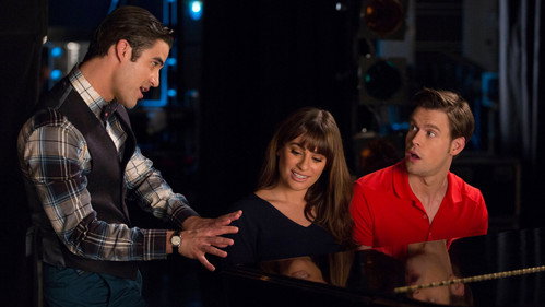Glee - S6E4: The Hurt Locker (1)