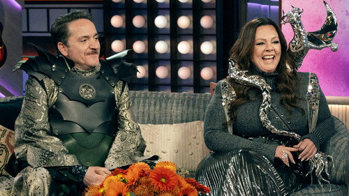 The Kelly Clarkson Show - S6E23: Melissa McCarthy, Ben Falcone, Josh Rivera, KATSEYE