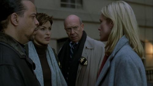 Law & Order: Special Victims Unit - S3E14: Counterfeit
