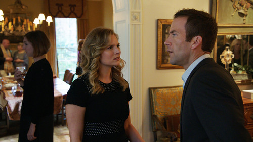 NCIS: New Orleans - S4E13: Ties That Bind