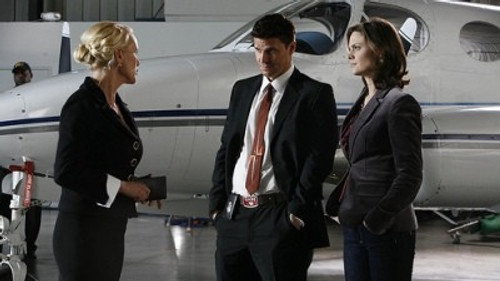 Bones - S2E19: Spaceman in a Crater