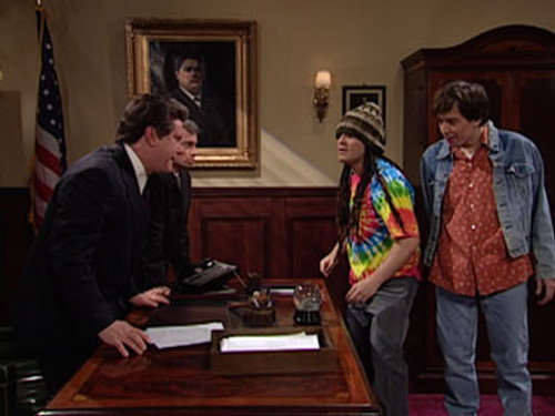 Saturday Night Live - S27E11: Jack Black/The Strokes