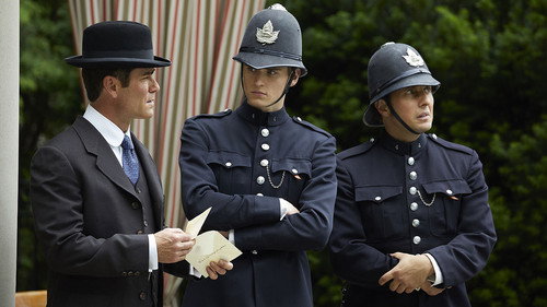 Murdoch Mysteries - S12E8: Drowning in Money