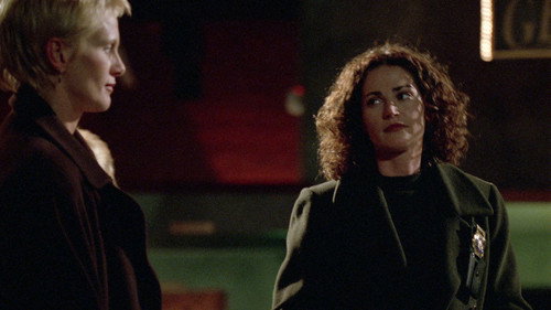 NYPD Blue - S6E7: Czech Bouncer