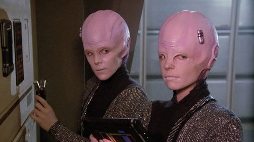 Star Trek: The Next Generation - S1E14: 11001001