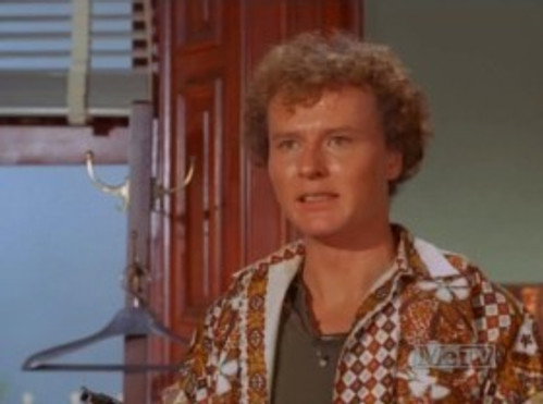 Hawaii Five-O - S3E22: The Bomber And Mrs. Moroney