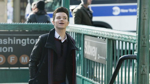 Glee - S5E14: New New York