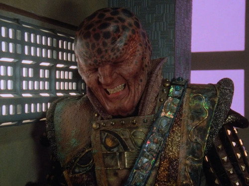 Babylon 5 - S2E12: Acts of Sacrifice