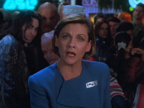 Babylon 5 - S2E15: And Now for a Word