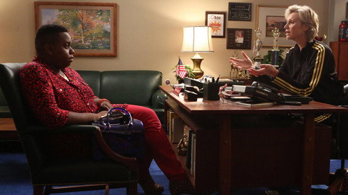 Glee - S5E7: Puppet Master