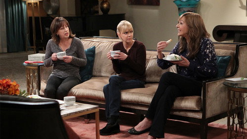 Mom - S5E13: Pudding and a Screen Door