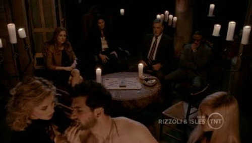 Rizzoli & Isles - S2E7: Bloodlines