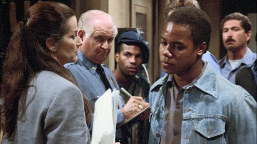 Hill Street Blues - S7E1: Suitcase