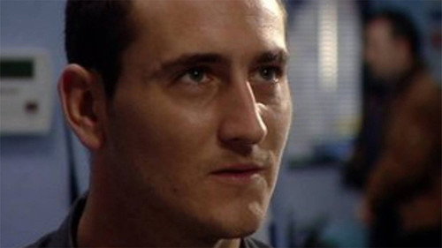 Casualty - S16E18: Checking In, Checking Out