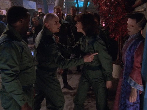 Babylon 5 - S2E10: GROPOS