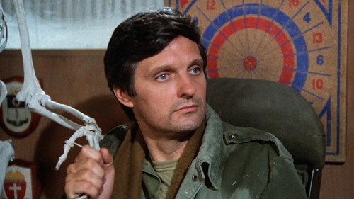 M*A*S*H - S2E1: Divided We Stand
