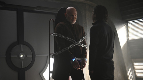 Supergirl - S5E18: The Missing Link