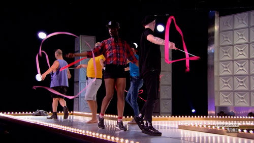 RuPaul's Drag Race - S9E11: Gayest Ball Ever