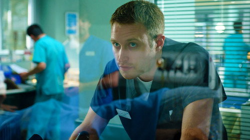 Casualty - S30E17: A Life Less Ordinary