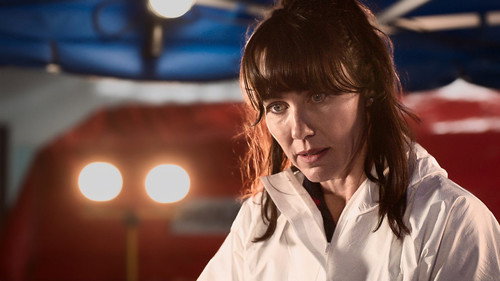 Casualty - S37E42: Pull Together, Push Apart