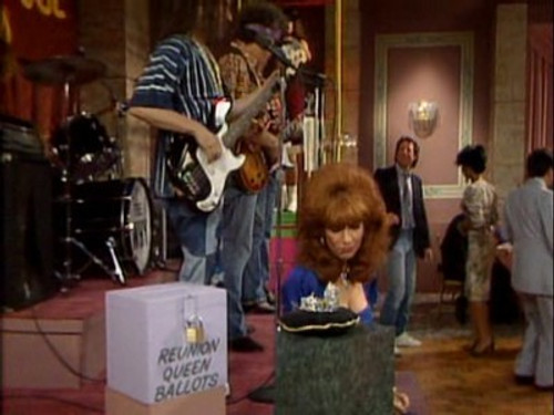Married... with Children - S3E17: Married... with Prom Queen: The Sequel (2)