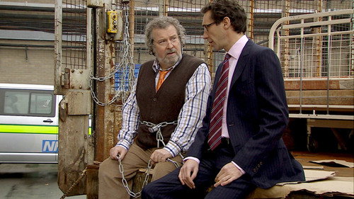 Holby City - S14E23: Eastern Promise