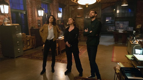 NCIS: New Orleans - S5E14: Conspiracy Theories