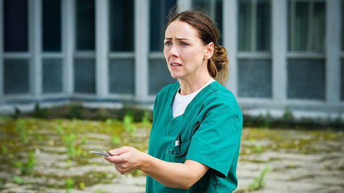 Casualty - S36E11: Two Minutes