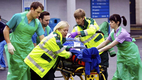 Casualty - S27E26: Cross Roads