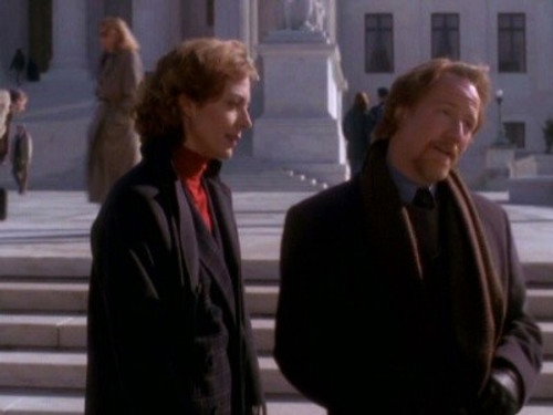 The West Wing - S1E9: The Short List