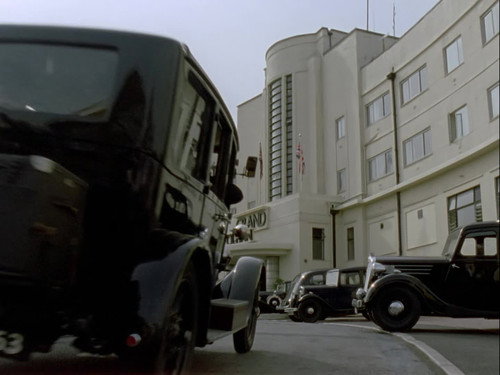 Agatha Christie's Poirot - S5E8: Jewel Robbery at the Grand Metropolitan