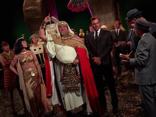 Batman - S3E6: The Unkindest Tut of All
