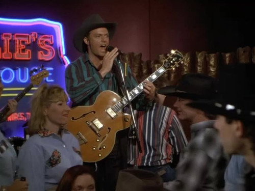 Murder, She Wrote - S10E19: Roadkill
