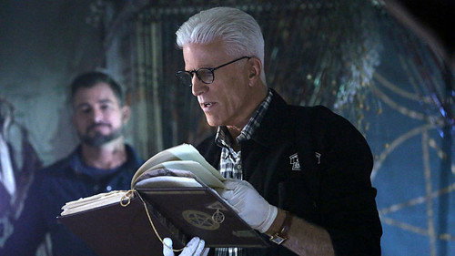 CSI: Crime Scene Investigation - S15E4: The Book of Shadows