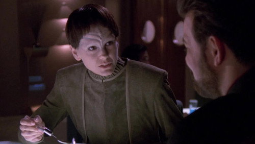 Star Trek: The Next Generation - S5E17: The Outcast