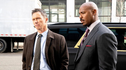 Law & Order - S22E14: Heroes