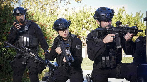 S.W.A.T. - S6E12: Addicted
