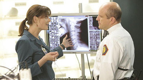 Bones - S6E9: The Doctor in the Photo