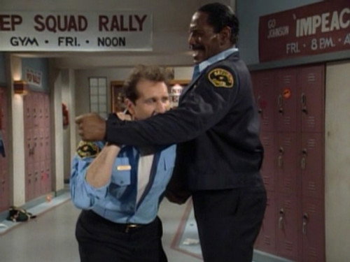 Married... with Children - S5E16: All Night Security Dude