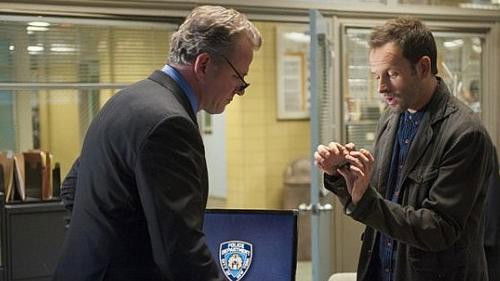 Elementary - S1E8: The Long Fuse
