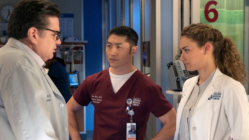 Chicago Med - S2E18: Lesson Learned