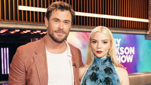 The Kelly Clarkson Show - S5E146: Anya Taylor-Joy, Chris Hemsworth, Lee Jung-jae, Christina Applegate, Jamie-Lynn Sigler