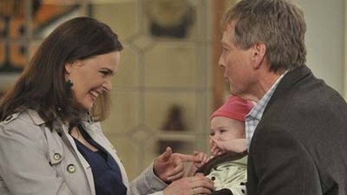 Bones - S7E11: The Family in the Feud