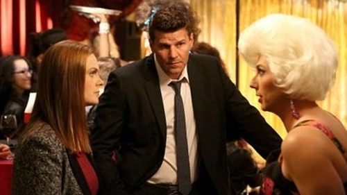 Bones - S9E23: The Drama in the Queen