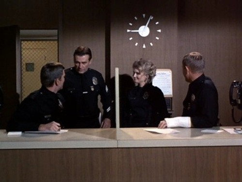 Adam-12 - S2E21: Log 074: Light Duty