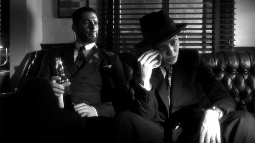 Lucifer - S5E4: It Never Ends Well for the Chicken