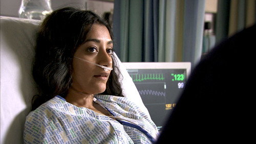 Holby City - S15E1: The Third Way