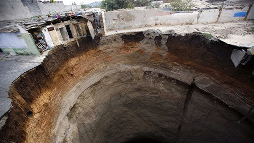 NOVA - S42E13: Sinkholes—Buried Alive