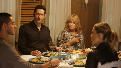 Lucifer - S1E10: Pops